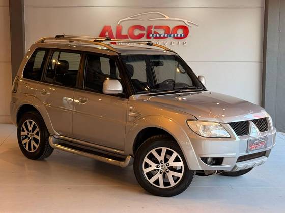 MITSUBISHI PAJERO TR4 2.0 4X2 16V 140CV FLEX 4P MANUAL MITSUBISHI PAJERO TR4 2.0 4X2 16V 140CV FLEX 4P MANUAL